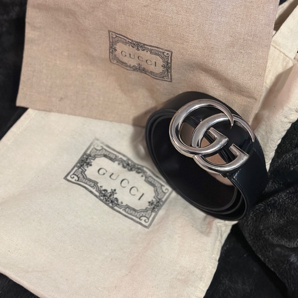Gucci Black Belt with Silver Logo Buckle
